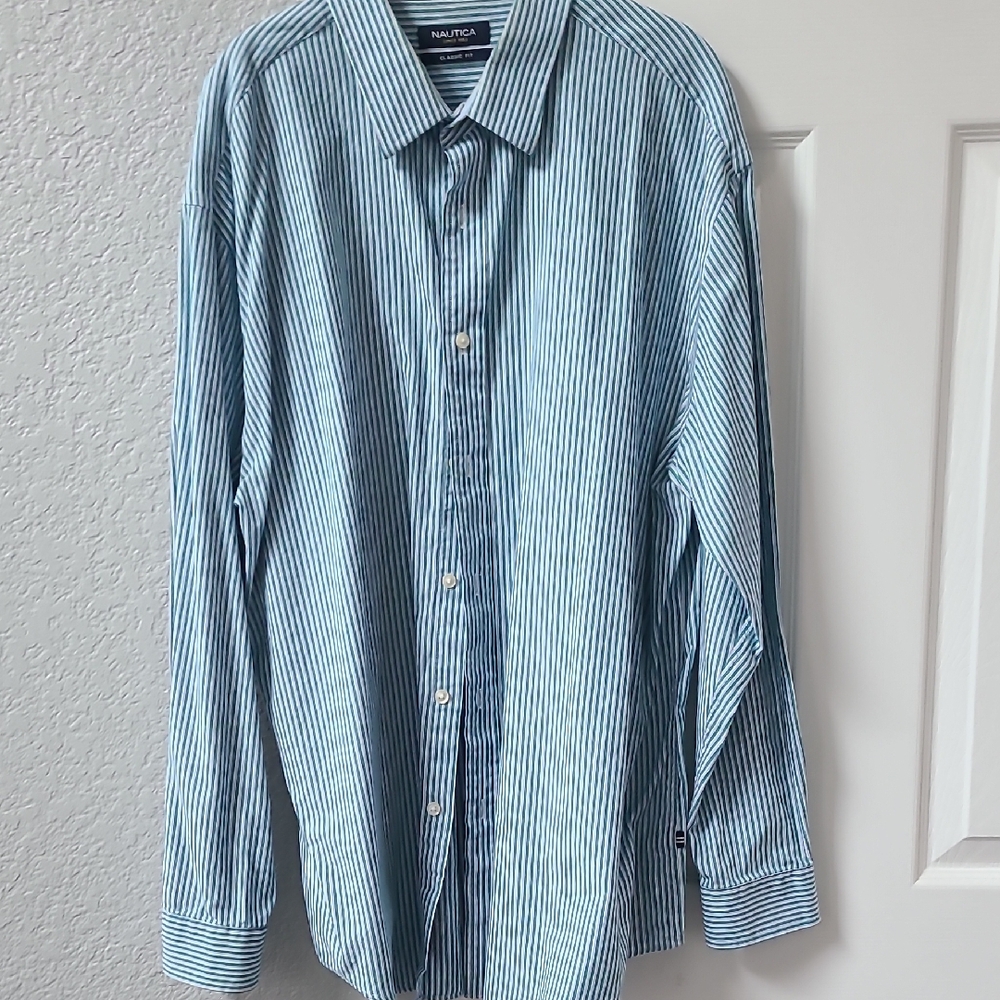 Nautica Men's Light Blue and White Vertical Stripe Dress Shirt